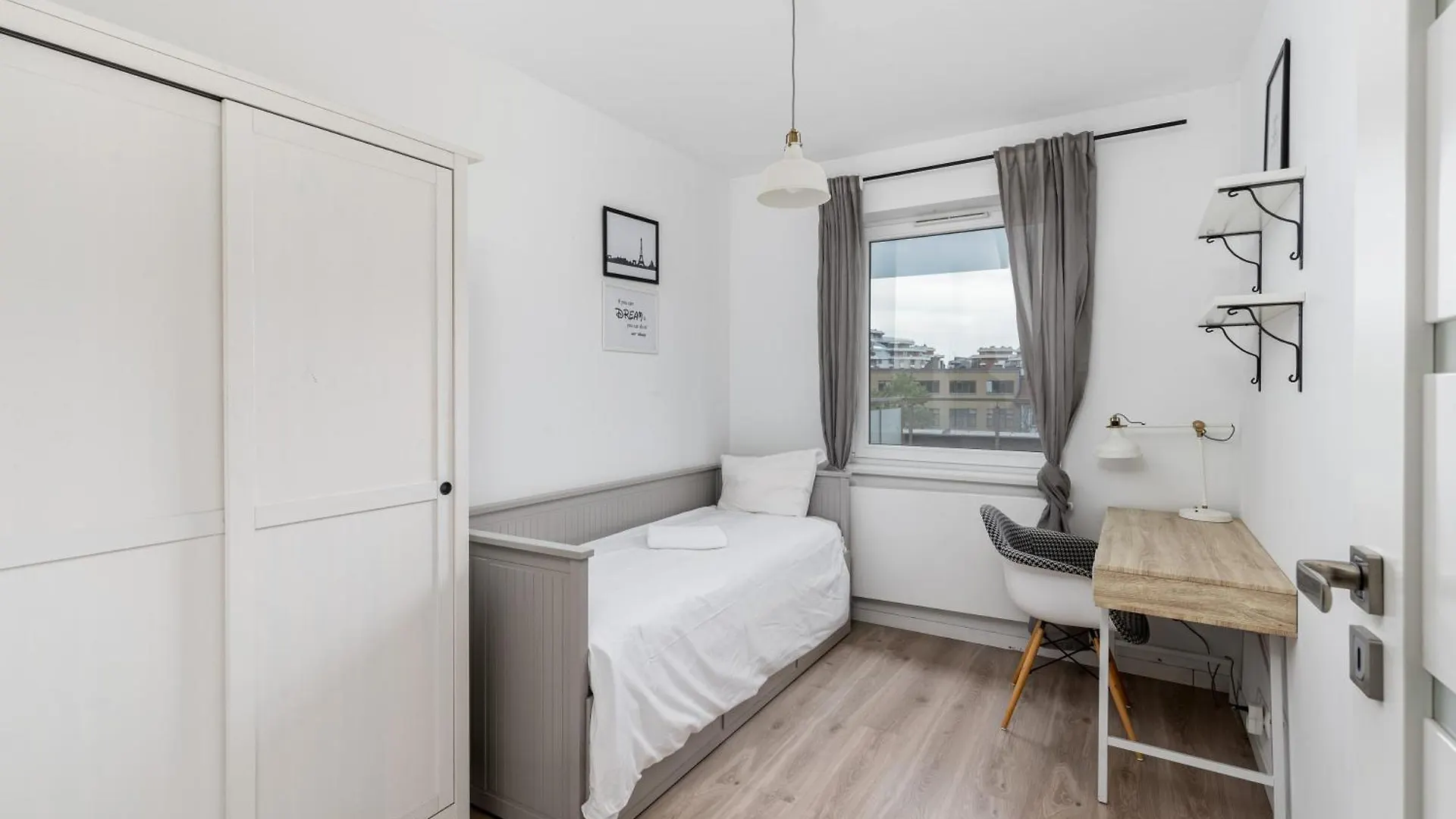 Rogozinskiego 2-Bedroom Apartment Krakow