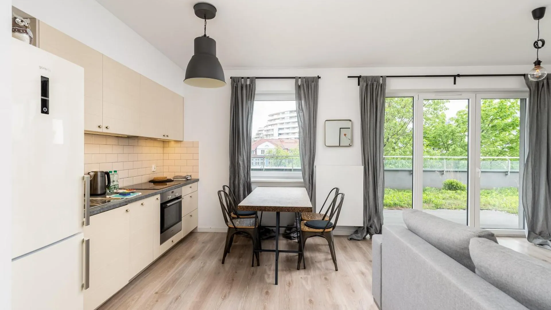 Rogozinskiego 2-Bedroom Apartment Krakow 0*,