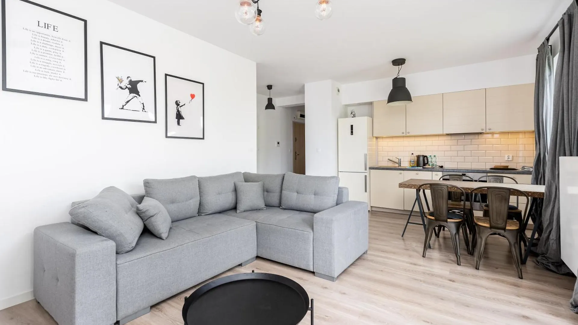 Rogozinskiego 2-Bedroom Apartment contacts